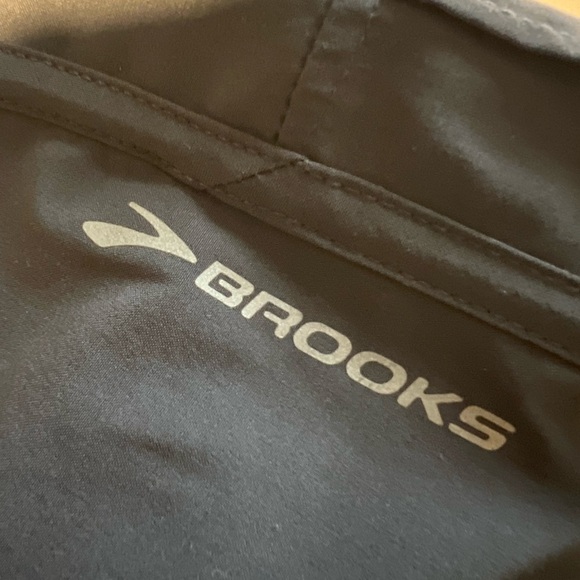 Brooks Running Skort Size Medium Equalibrium Technology Gray With Polka Dots - Picture 8 of 9